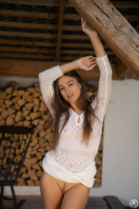 Эротическая фотосессия в лесу