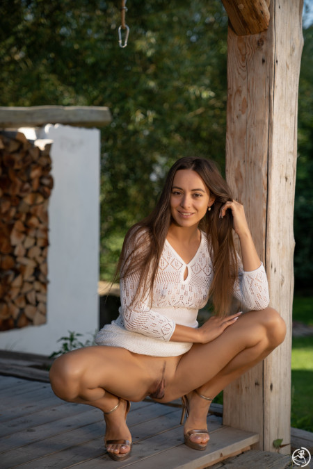 Эротическая фотосессия в лесу