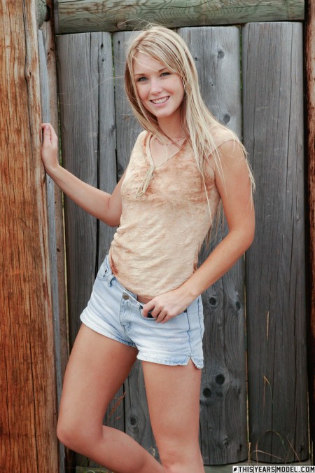 Летняя радость: девушка Jewel A