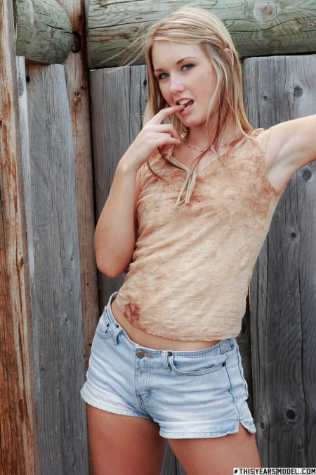 Летняя радость: девушка Jewel A