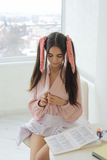 Чувственная фотосессия Batty B в домашнем интерьере