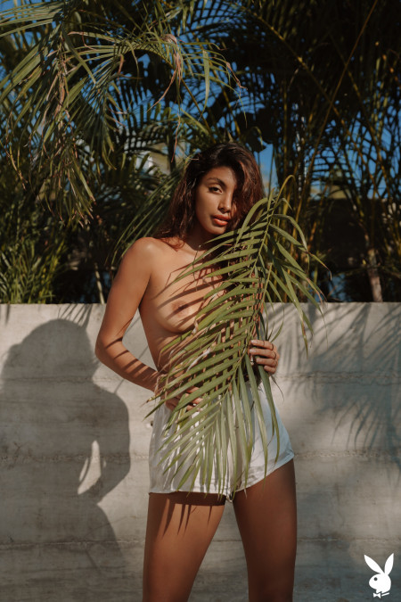 Летнее чувственное фото: Каролина Рейес