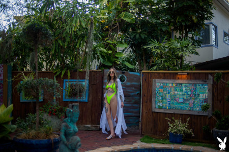 Летняя сенсуальность: Paige Amaze в откровенной фотосессии