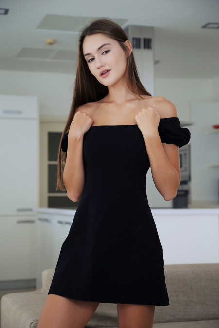 Соня Блэйз: элегантная нагота в домашней обстановке