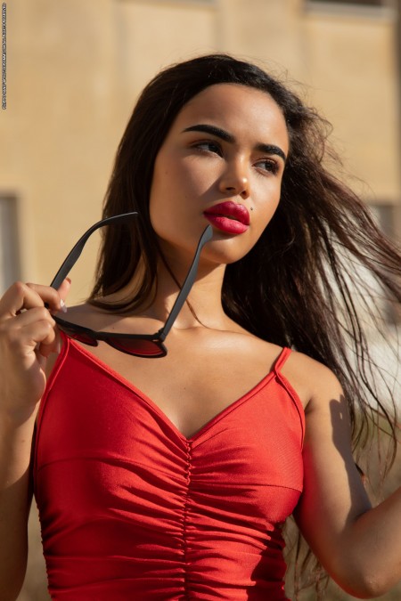 Летняя сексуальная сущность Lupe A