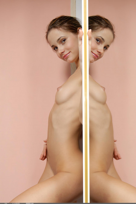 Ирина А: Соблазнительная модель в эротической сессии