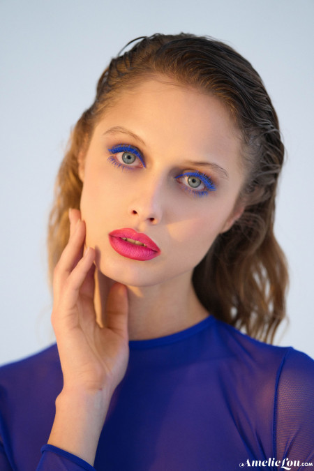 Взгляд чувственной гламурной модели Амели