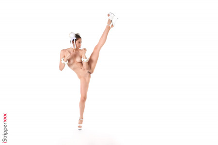 Алисса Фокси: чувственная и модная эротика