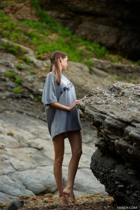 Счастливая дикарка в горах