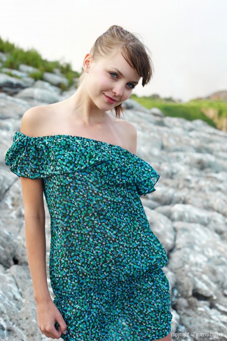 Летняя эротика: Амелия А у воды