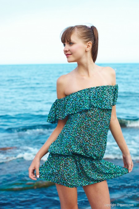 Летняя эротика: Амелия А у воды