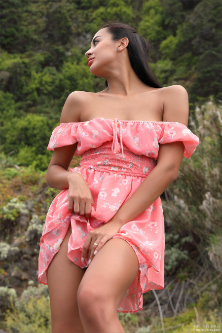 Летняя элегантность: фотосессия с Арией