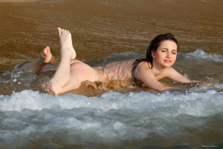 Эротическая фотосессия в летней природе