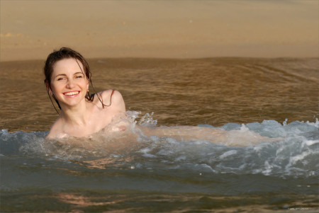 Эротическая фотосессия в летней природе