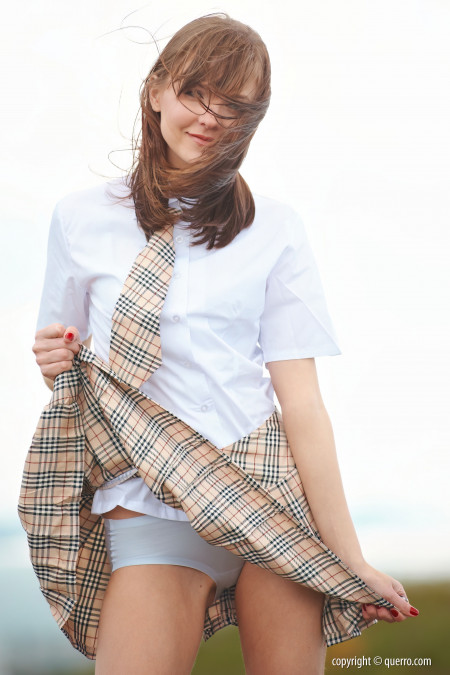 Эротическая фотосессия на природе с Амели