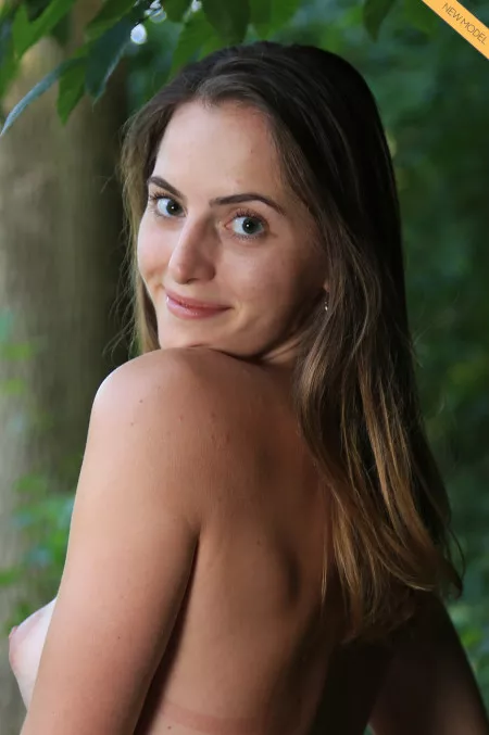 Летняя радость: Анна Love эротика