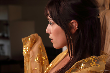 Экзотическая чувственность: эротический фотосет с Еленой Генери