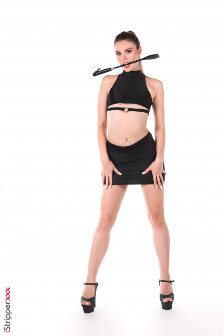 Принцесса Алиса: эротическая фотосессия