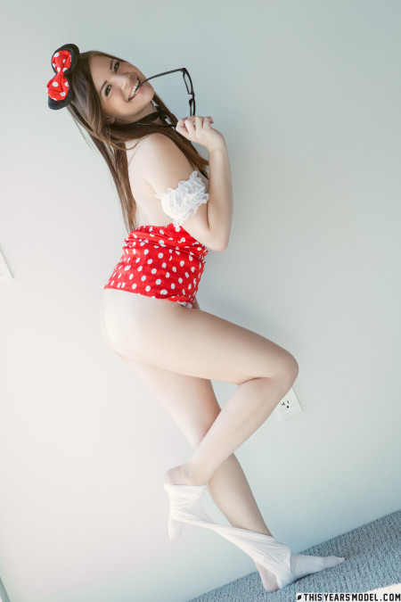 Летняя сенсуальность: Alison Rey обнаженная