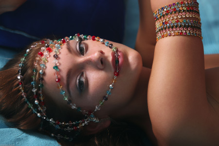 Счастливая чувственная модель Belle B